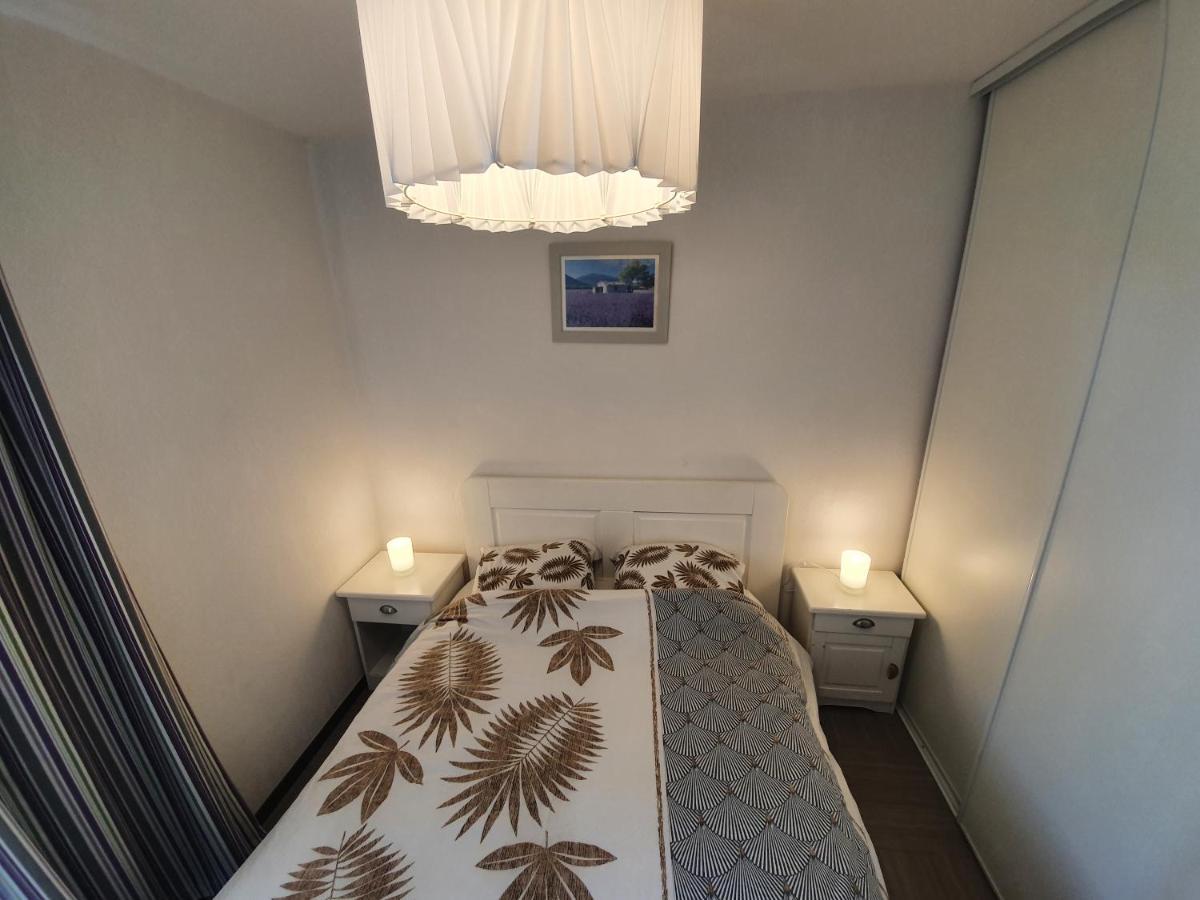 Appartement Le Romarin - Climatisation piscine&parking privé à Gréoux-les-Bains Extérieur photo